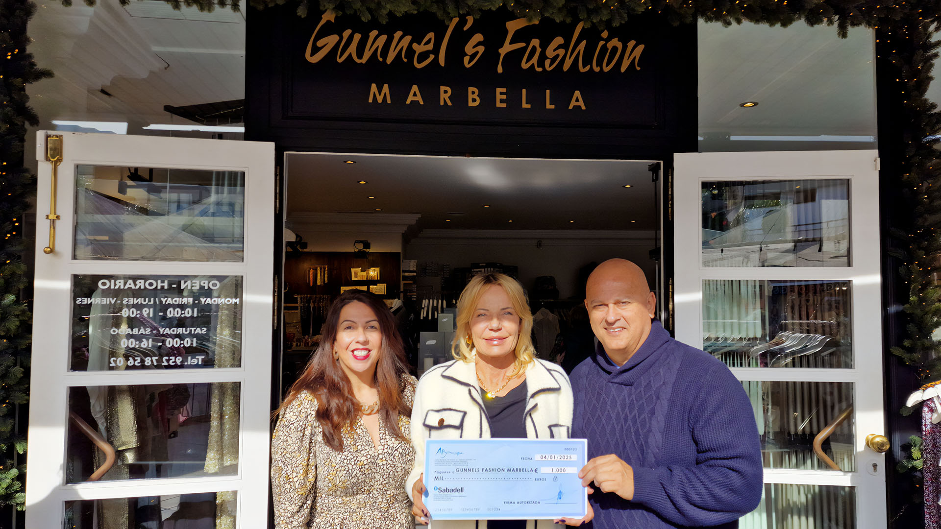 Gunnel's Fashion: ganadora del tradicional Concurso de Escaparates Navideños 2024