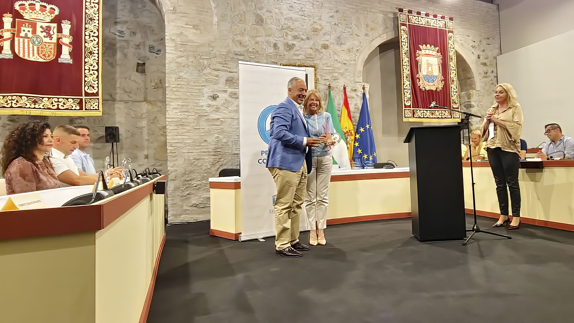 Entre otros establecimientos, reconocimiento municipal a nuestros socios Tanino y Garden Center Linda Vista Entre otros establecimientos, reconocimiento municipal a nuestros socios Tanino y Garden Center Linda Vista