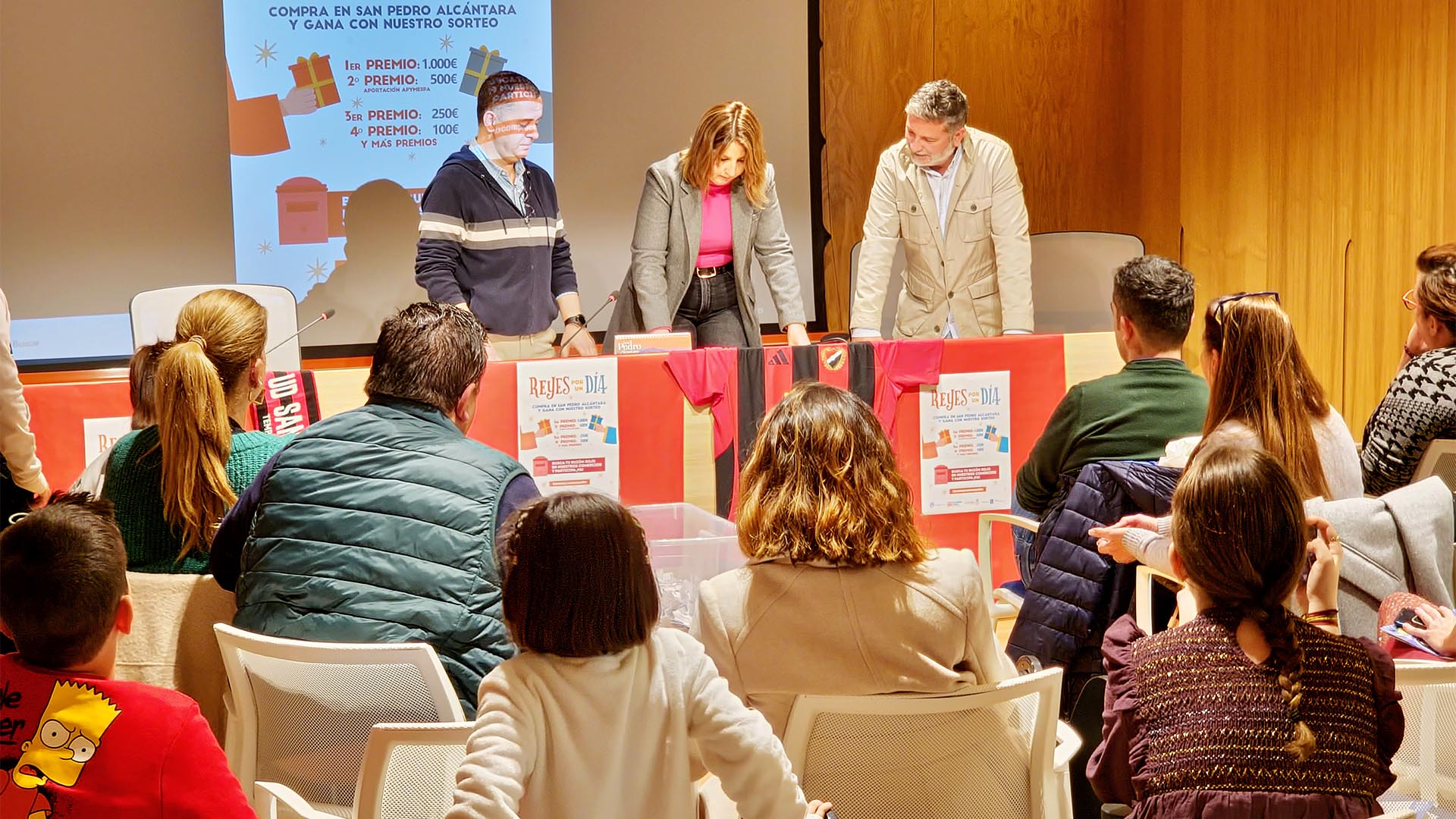 La campaña 'Reyes por un Día' premia al consumidor que confía en el comercio local